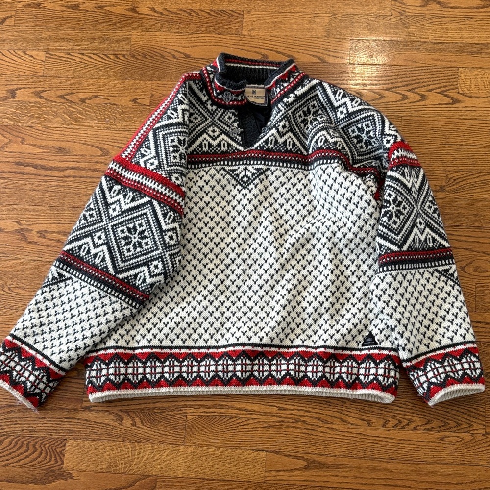 Dale of Norway Nordic lined Sweater - Black, White, Red